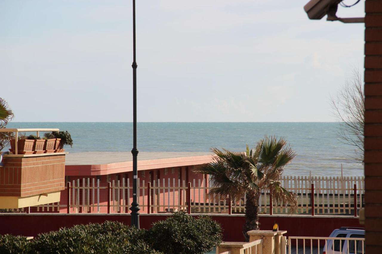 Appartamento Via Dei Fabbri Navali Lido di Ostia Luaran gambar